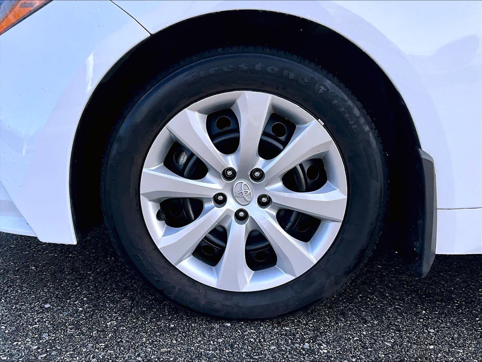 2025 Toyota Corolla LE - Photo 7