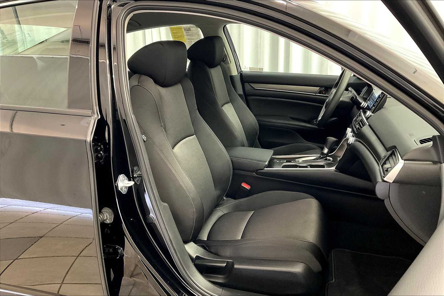 2022 Honda Accord LX - Photo 11
