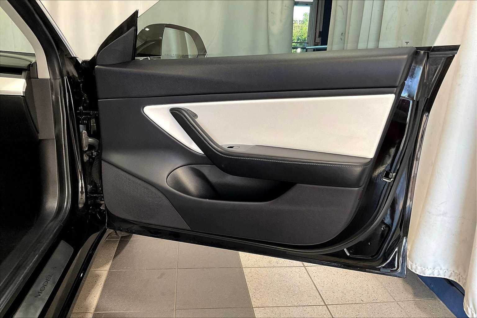 2019 Tesla Model 3 Long Range - Photo 12