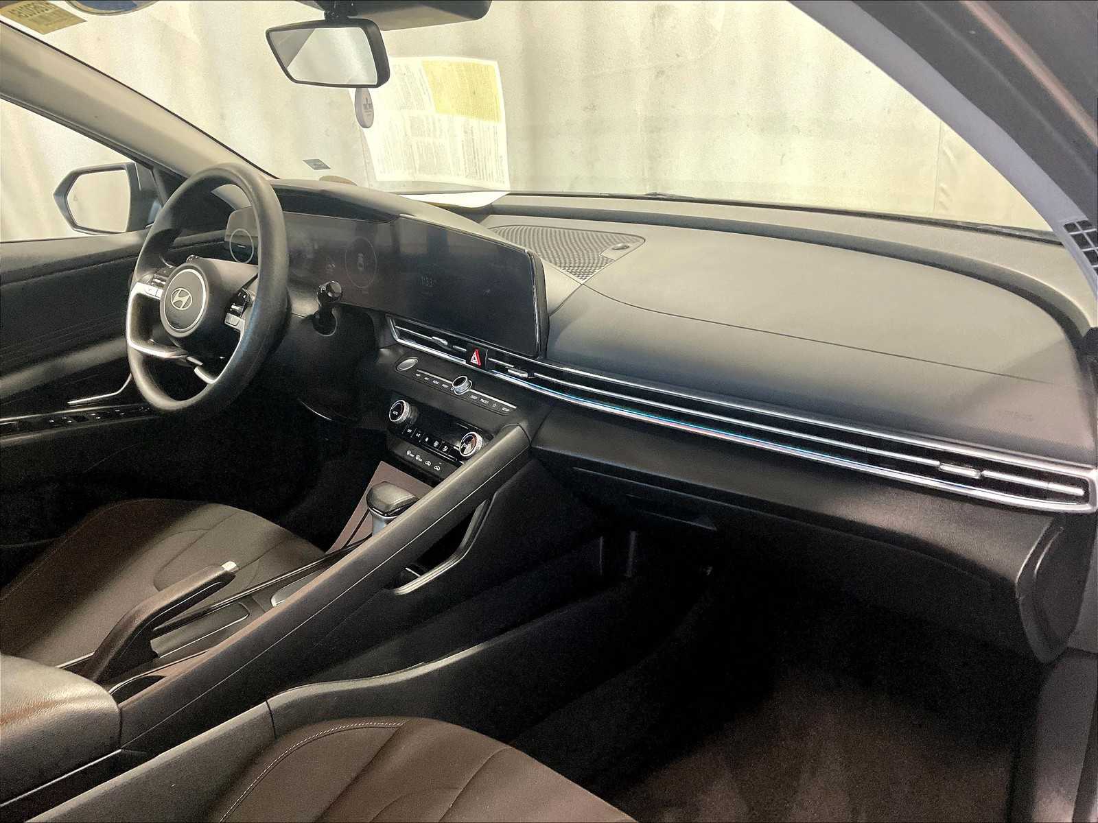 2024 Hyundai Elantra SEL - Photo 14