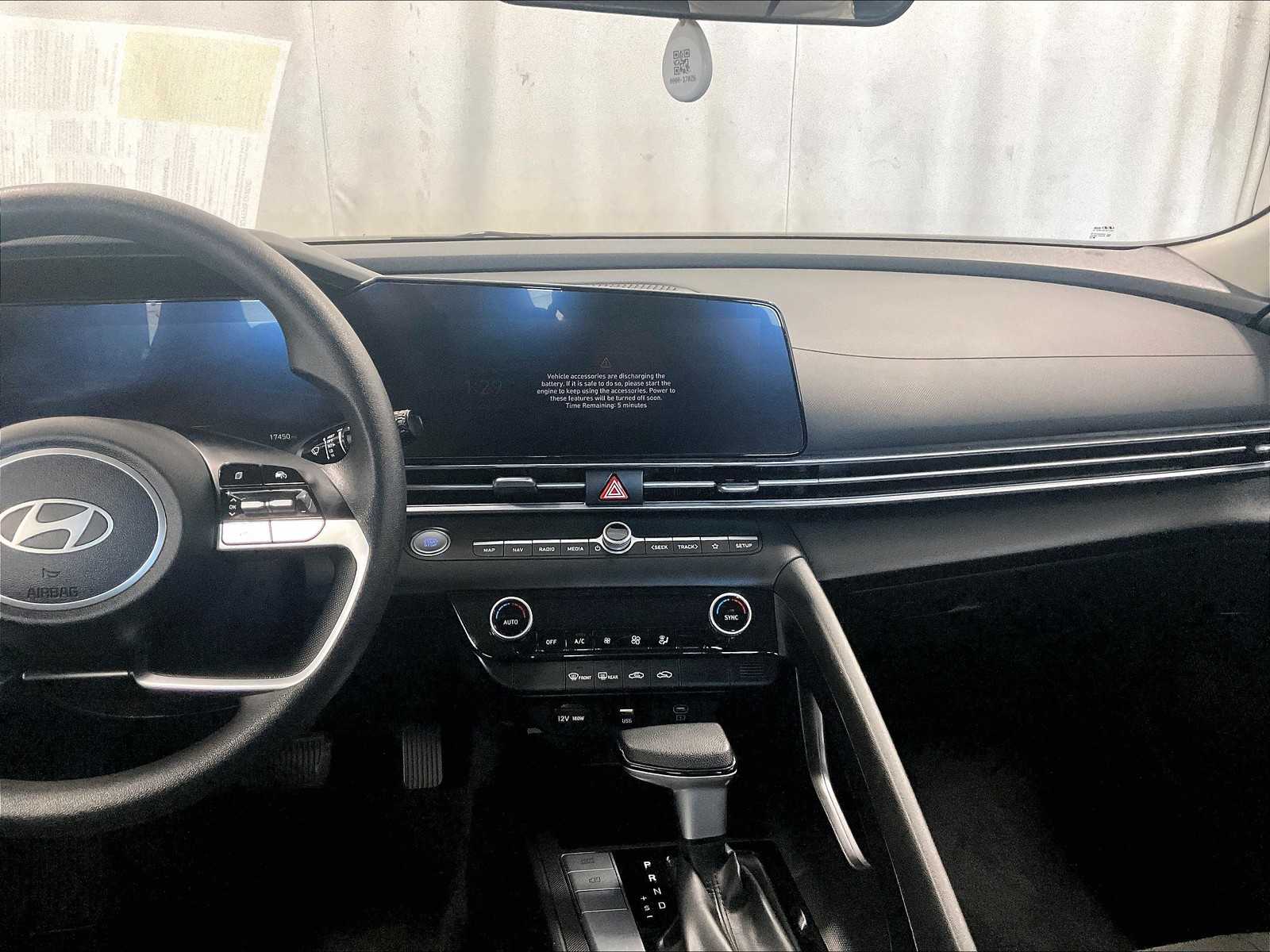 2024 Hyundai Elantra SEL - Photo 18