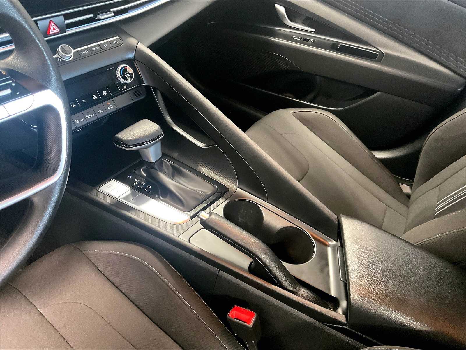 2024 Hyundai Elantra SEL - Photo 20