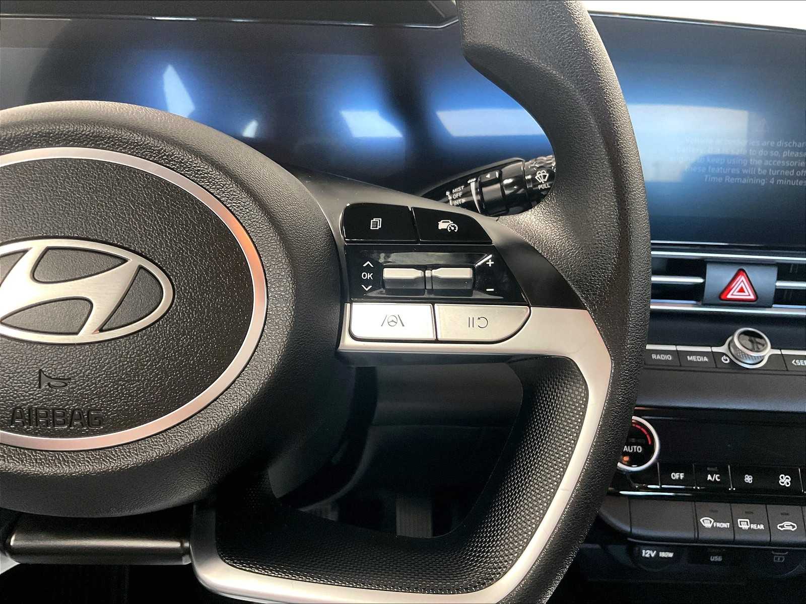 2024 Hyundai Elantra SEL - Photo 23