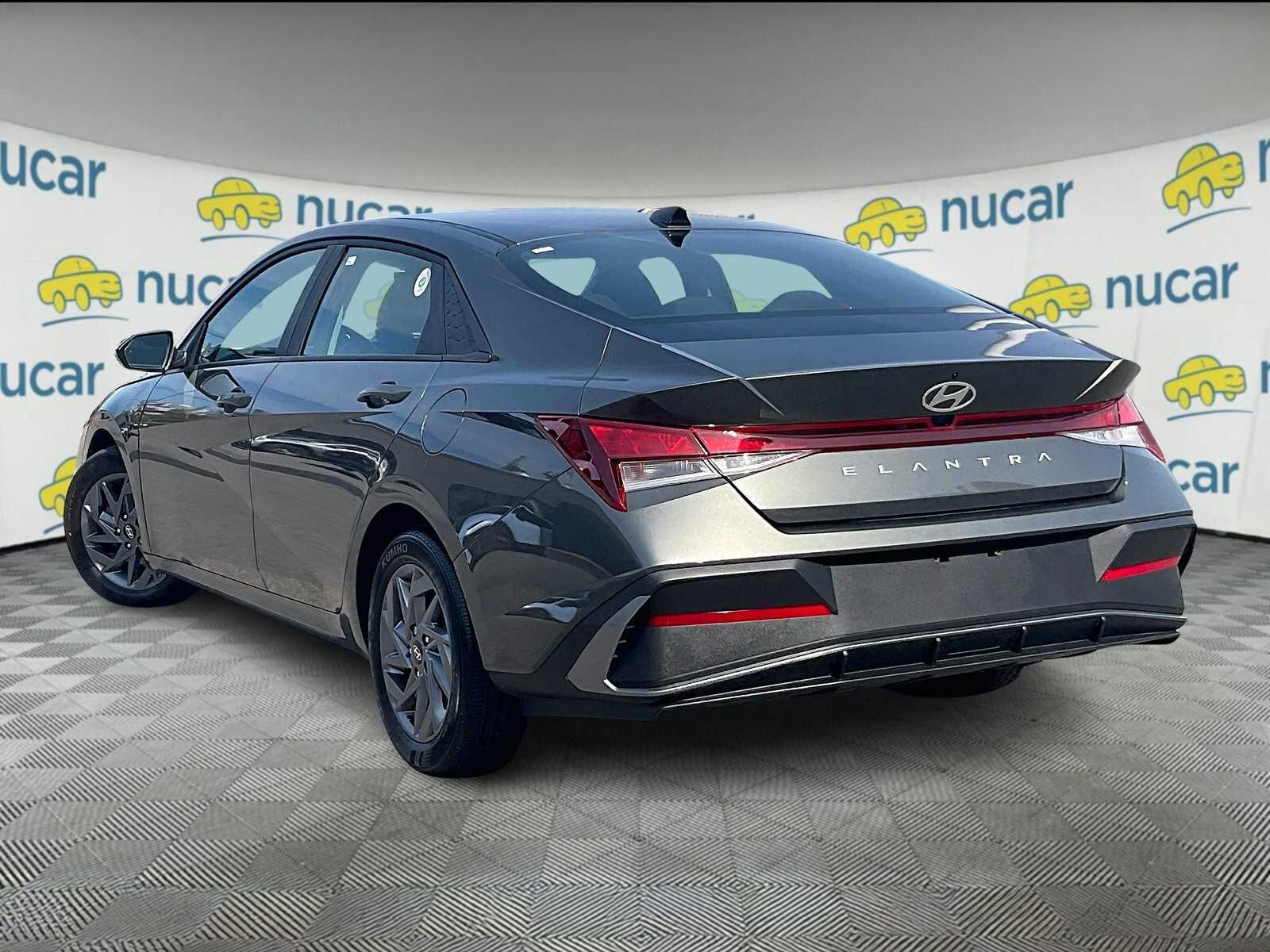 2024 Hyundai Elantra SEL - Photo 4