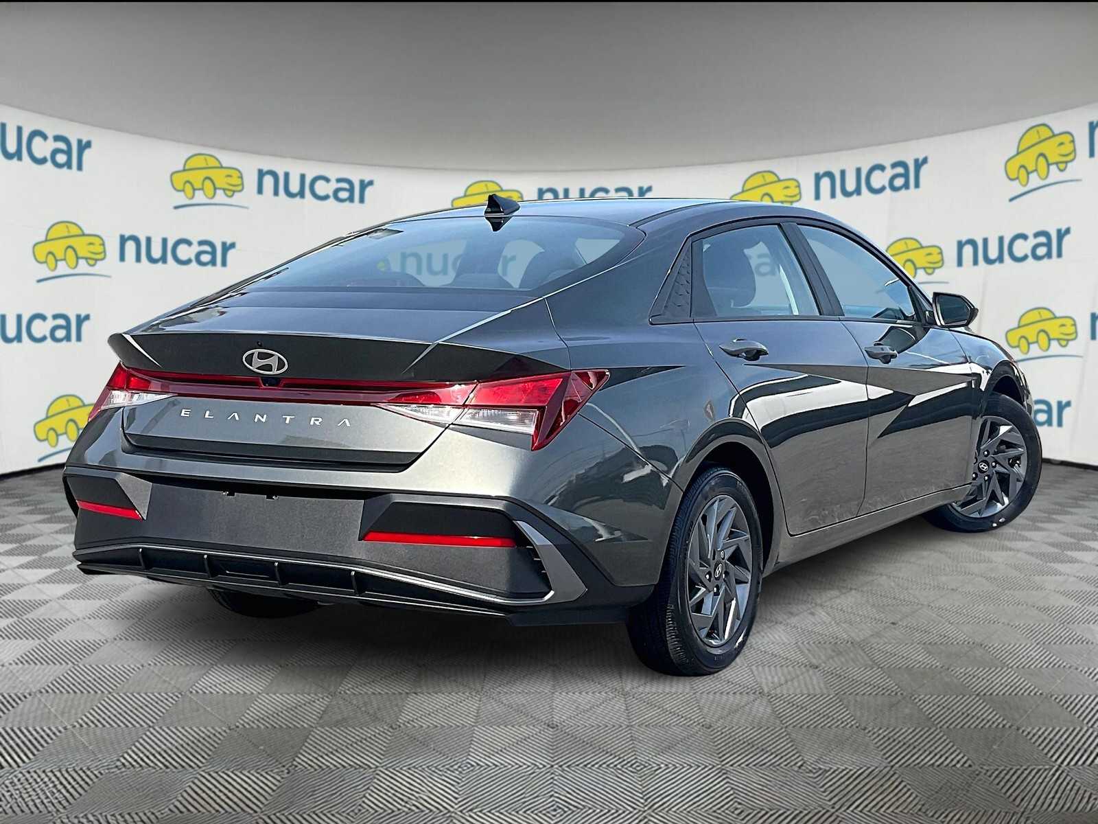 2024 Hyundai Elantra SEL - Photo 6