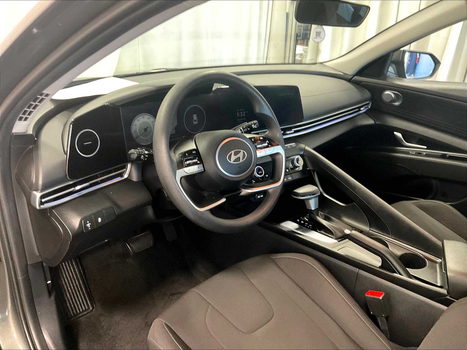 2024 Hyundai Elantra SEL - Photo 8
