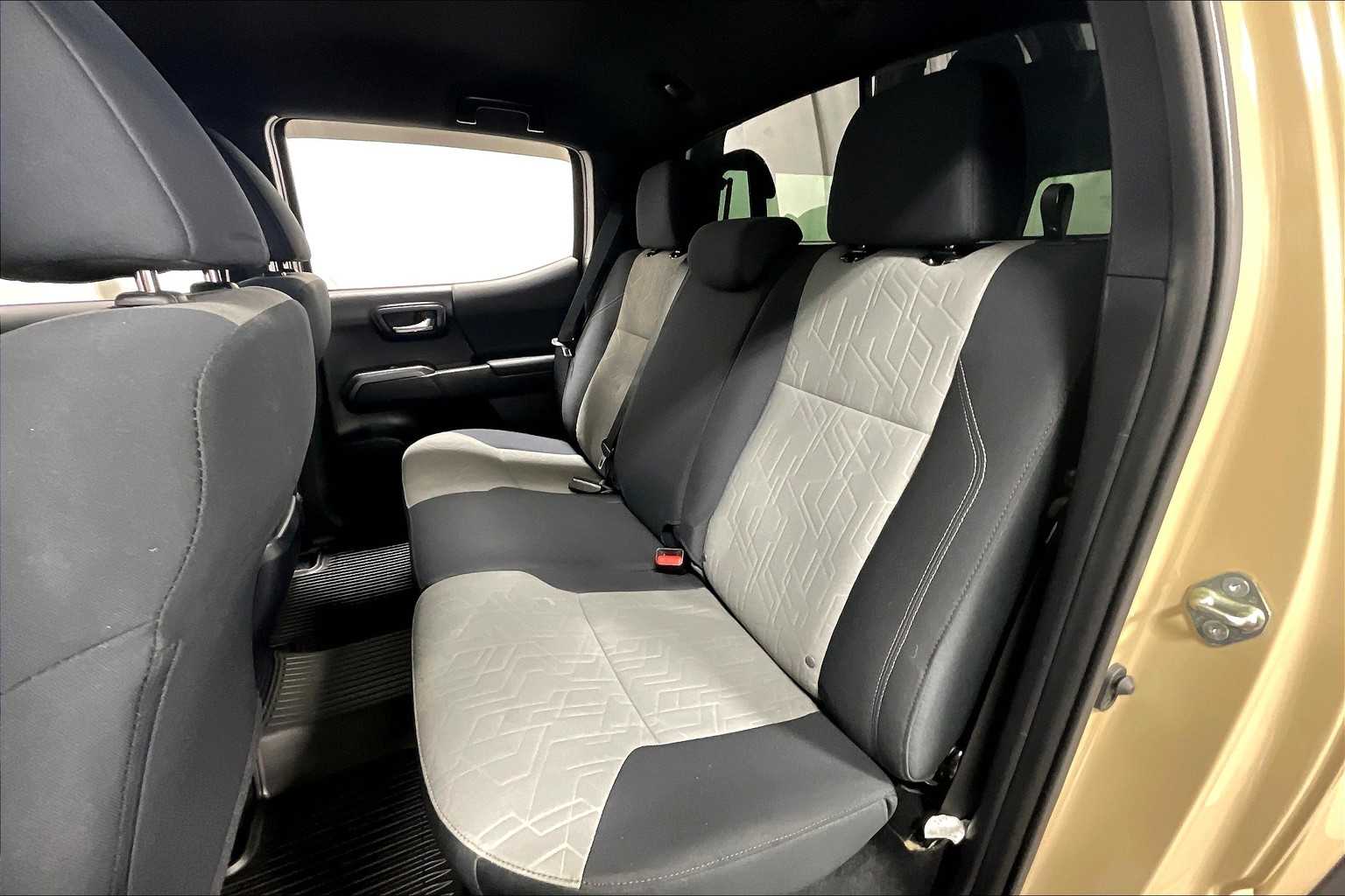2020 Toyota Tacoma TRD Off Road - Photo 15