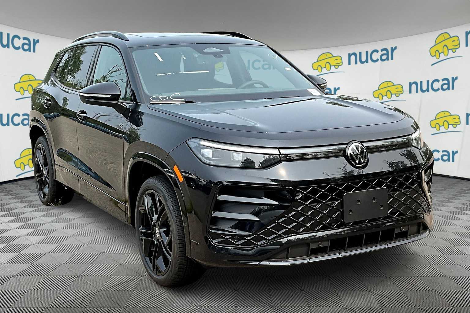 2025 Volkswagen Tiguan SE R-Line Black