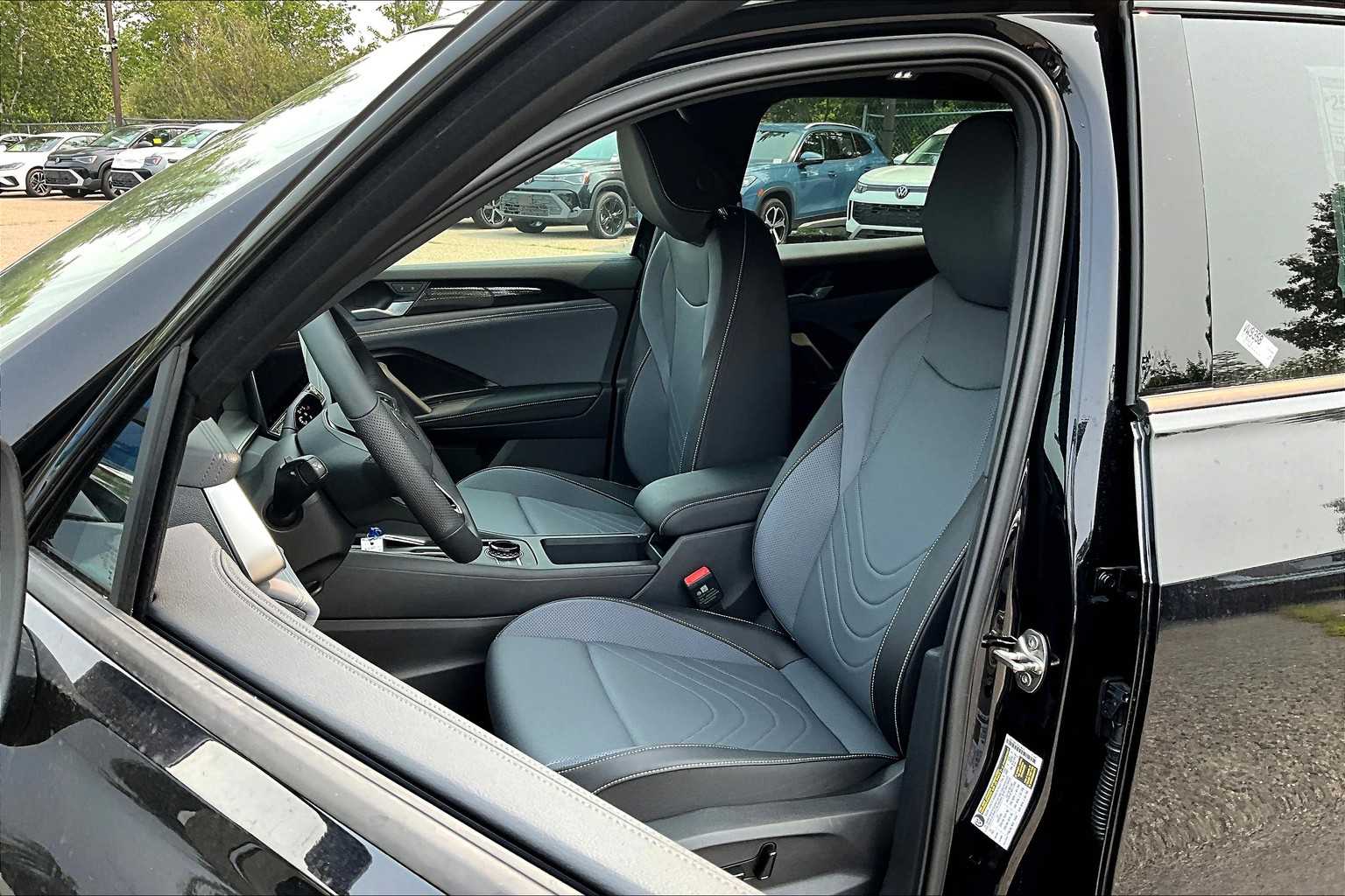 2025 Volkswagen Tiguan SE R-Line Black - Photo 11