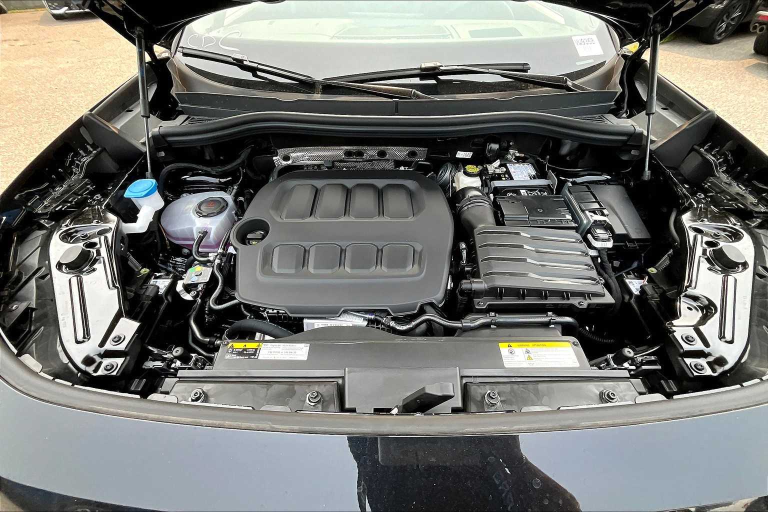 2025 Volkswagen Tiguan SE R-Line Black - Photo 16