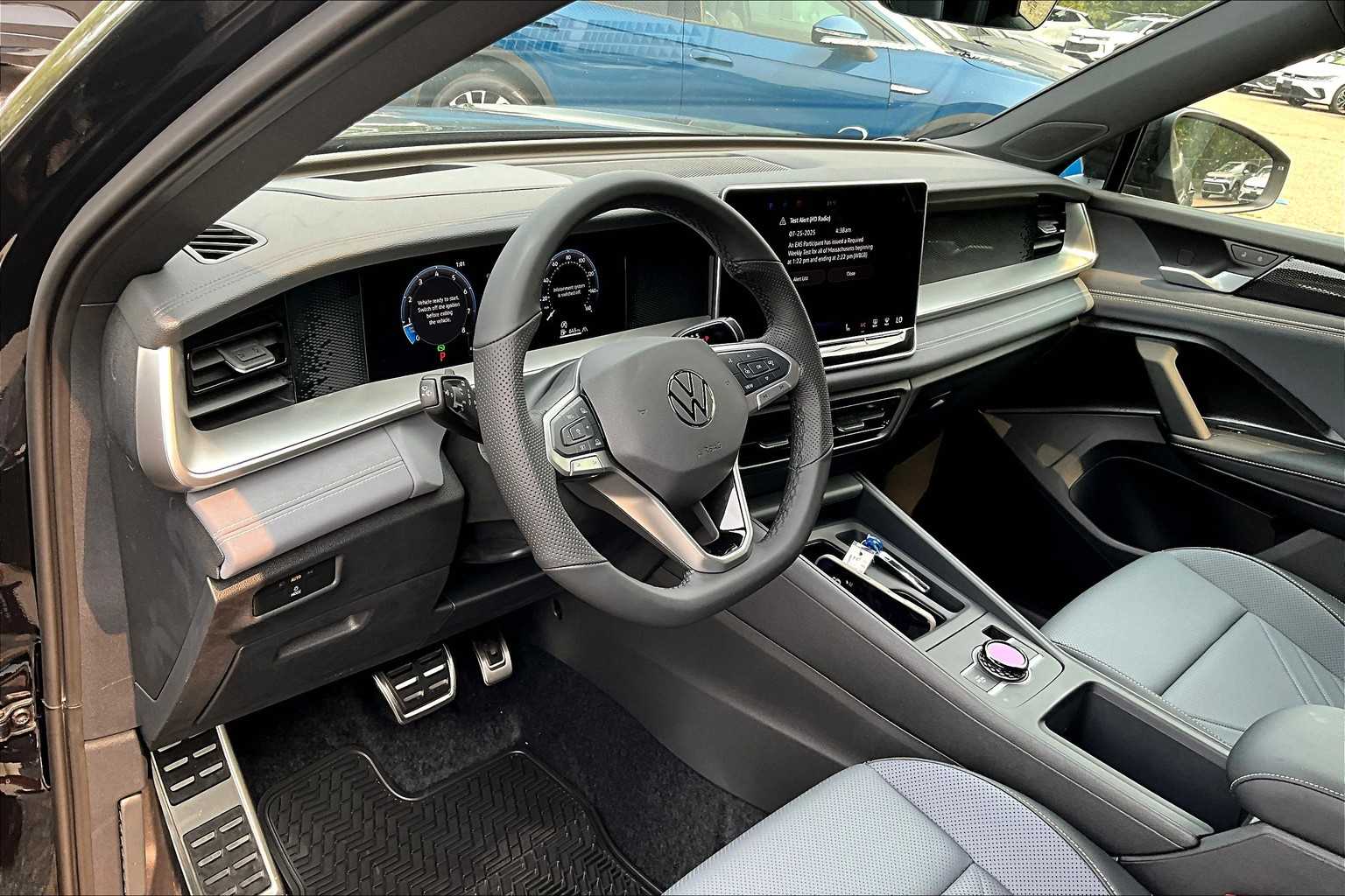 2025 Volkswagen Tiguan SE R-Line Black - Photo 9