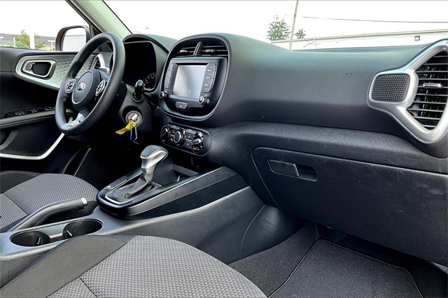 2021 Kia Soul LX - Photo 13