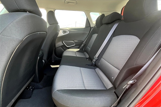 2021 Kia Soul LX - Photo 14