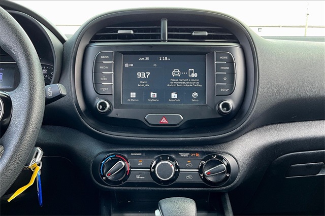 2021 Kia Soul LX - Photo 17