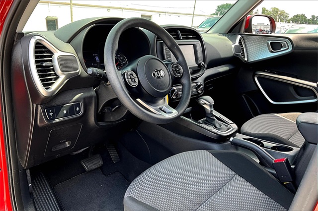 2021 Kia Soul LX - Photo 8