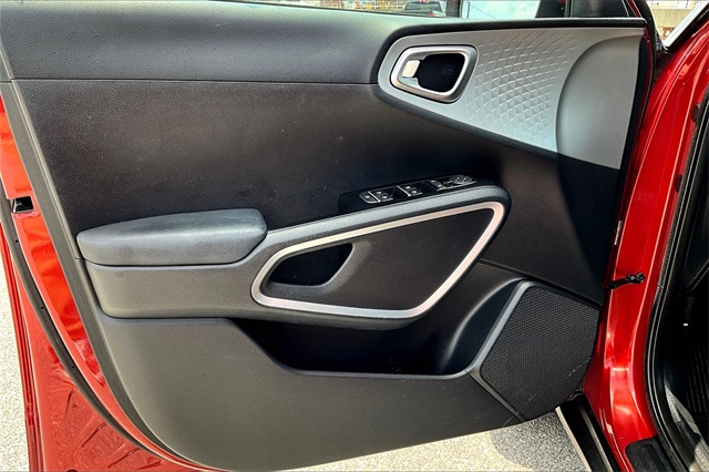 2021 Kia Soul LX - Photo 9