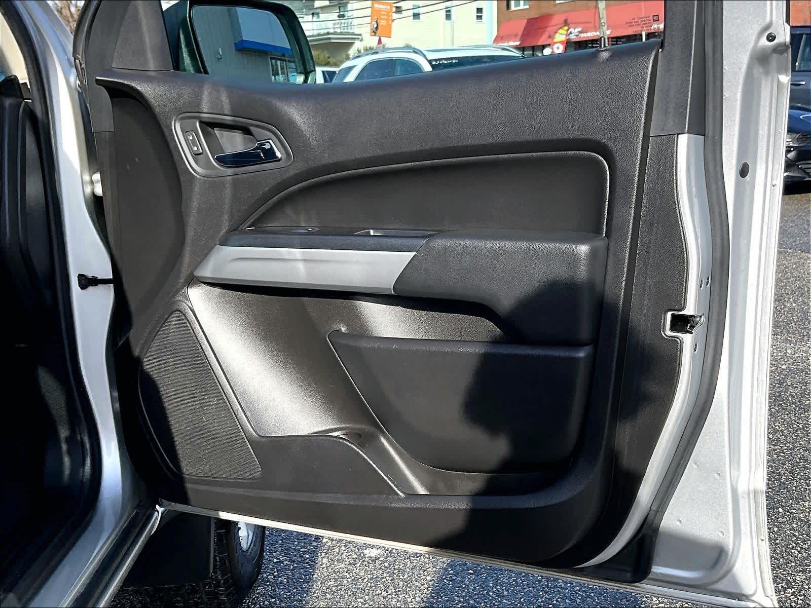 2018 Chevrolet Colorado 4WD LT - Photo 12