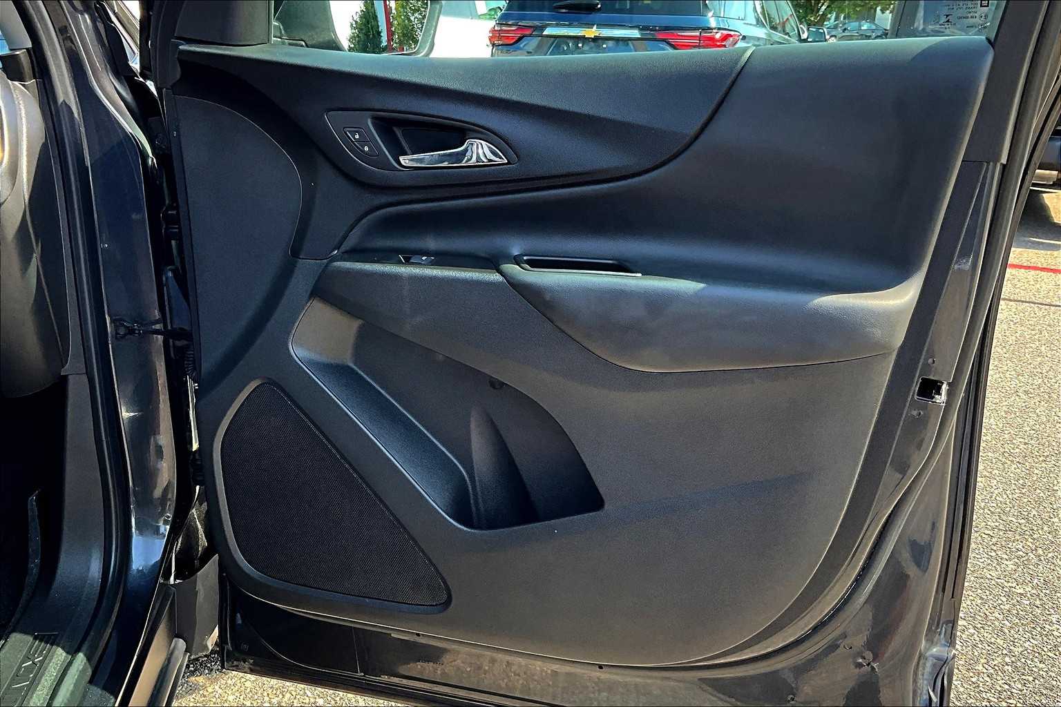 2022 Chevrolet Equinox LT - Photo 12