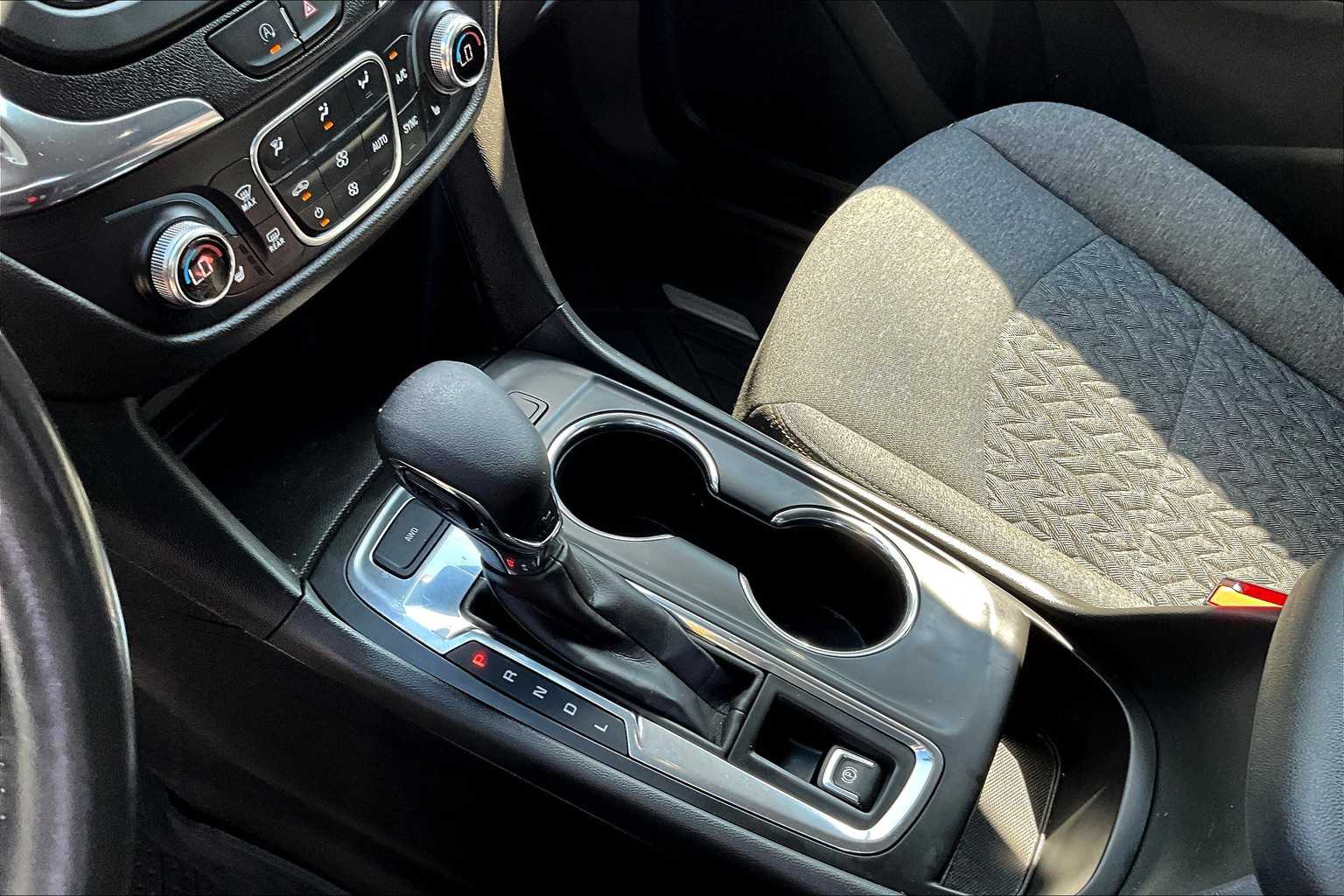 2022 Chevrolet Equinox LT - Photo 20