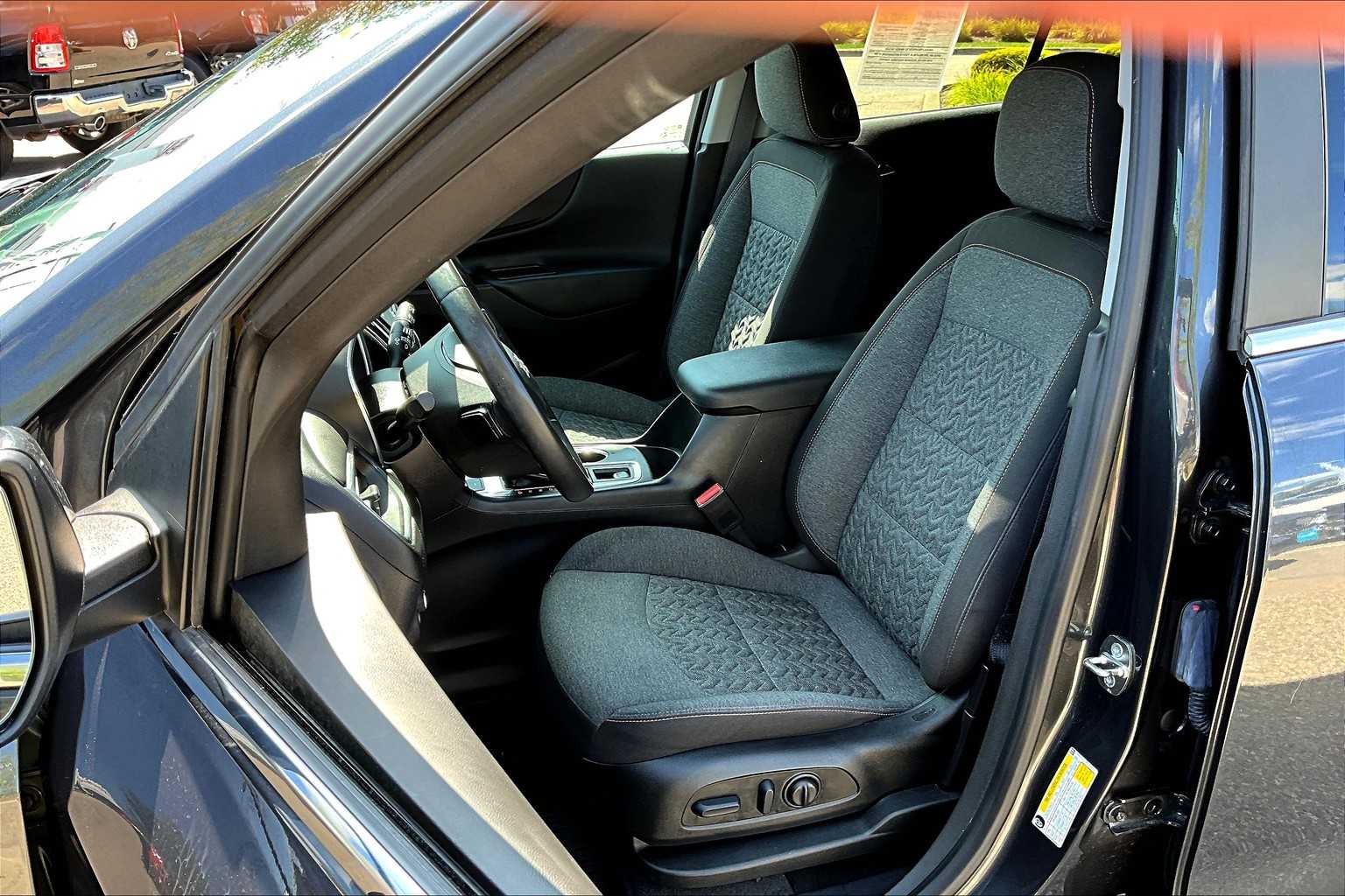 2022 Chevrolet Equinox LT - Photo 10