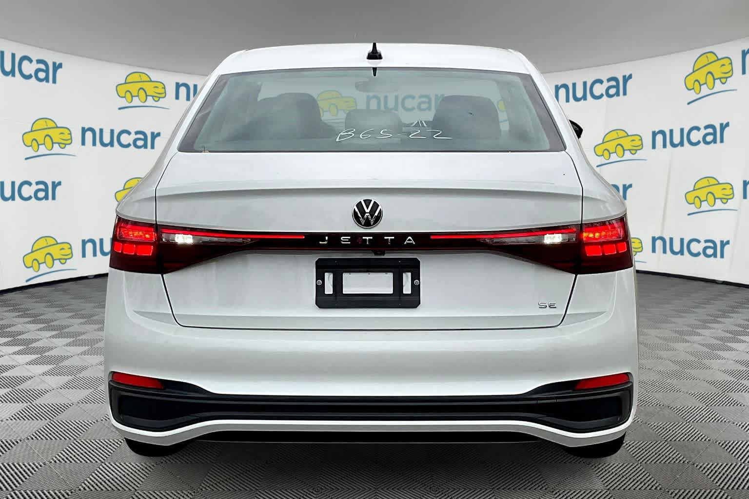 2025 Volkswagen Jetta SE - Photo 6