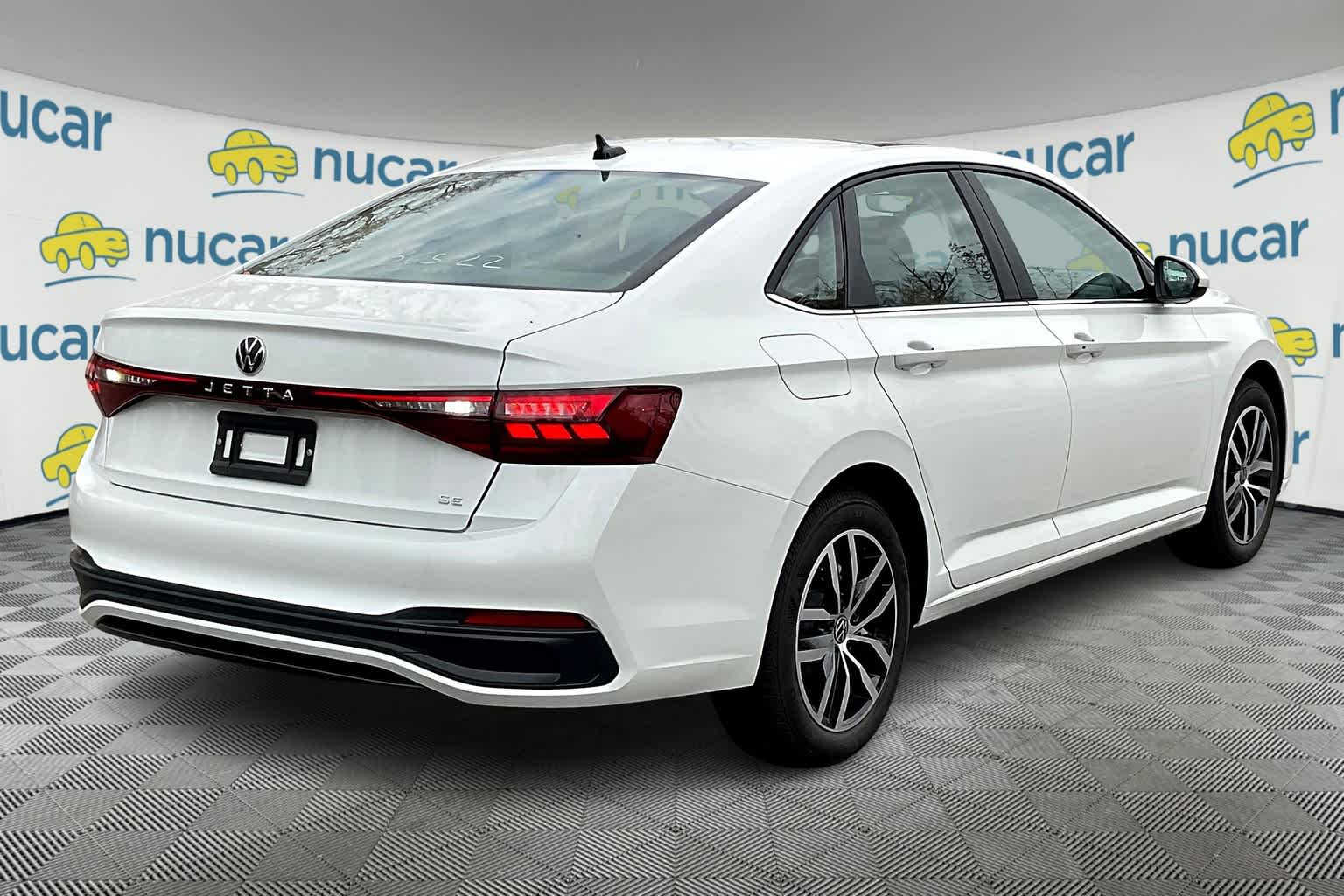 2025 Volkswagen Jetta SE - Photo 7