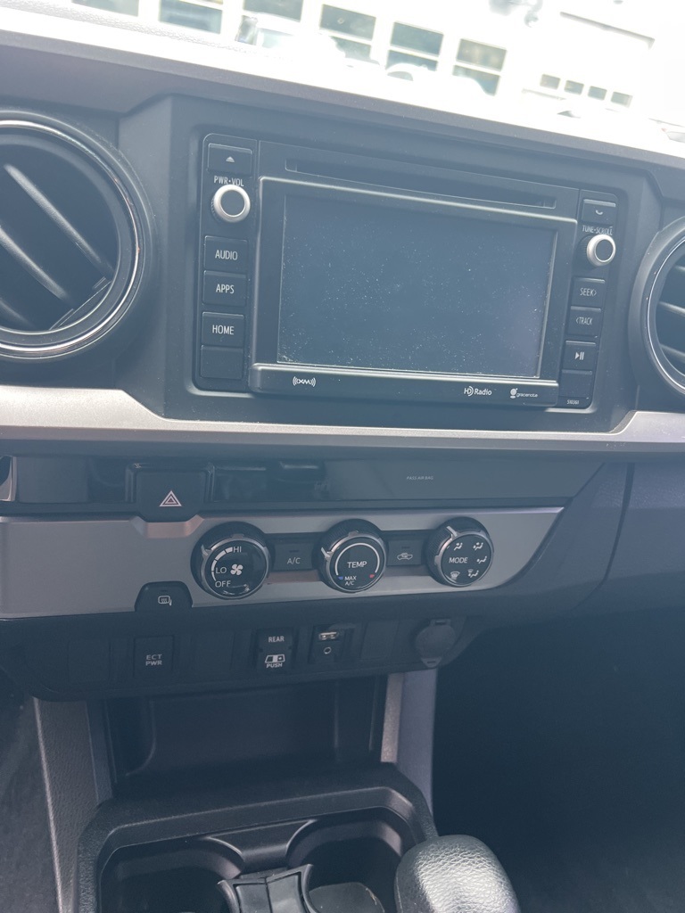 2018 Toyota Tacoma SR5 - Photo 12