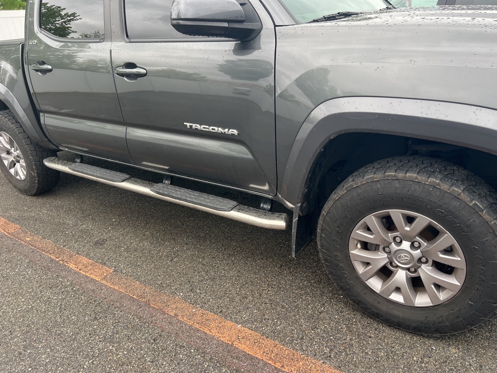 2018 Toyota Tacoma SR5 - Photo 2