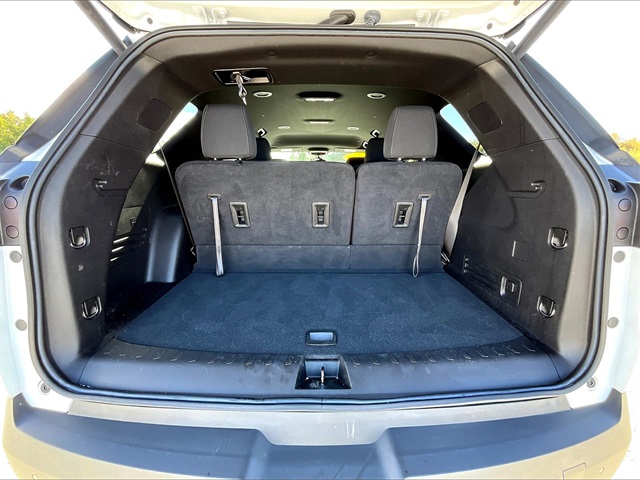 2023 Chevrolet Traverse LT - Photo 25