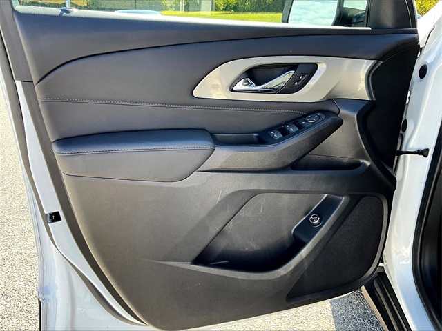2023 Chevrolet Traverse LT - Photo 9