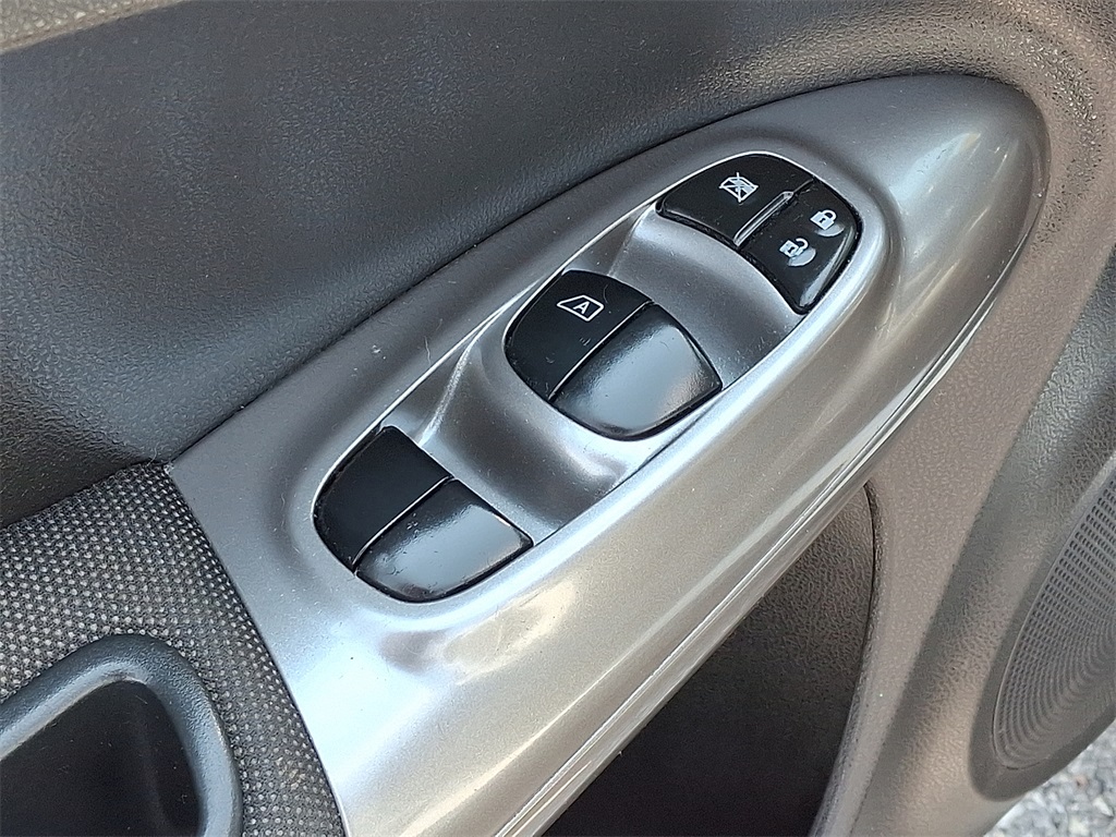 2014 Nissan Juke SV - Photo 14