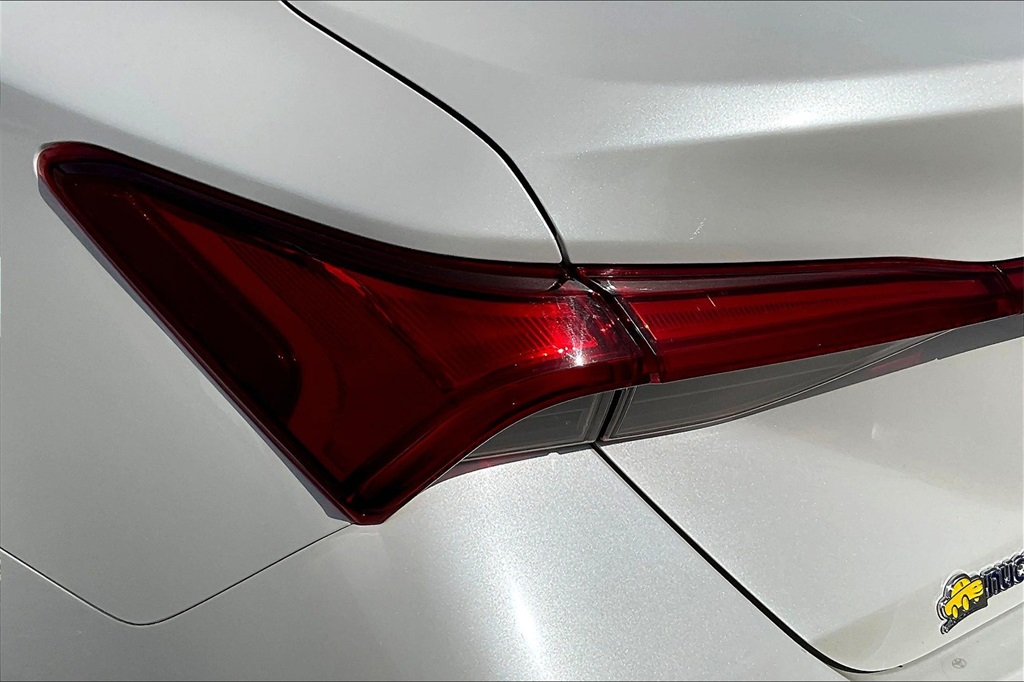 2021 Toyota Avalon Limited - Photo 32
