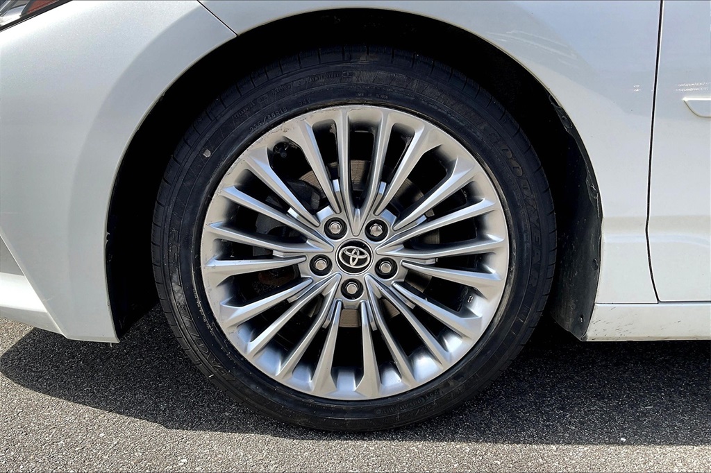 2021 Toyota Avalon Limited - Photo 7
