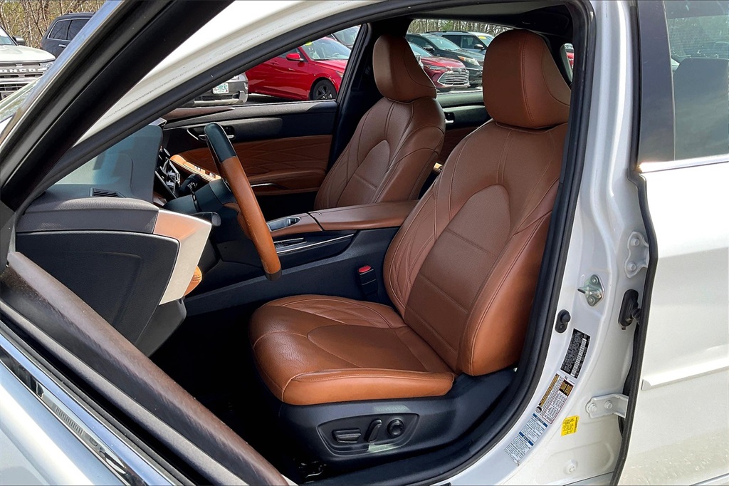2021 Toyota Avalon Limited - Photo 9