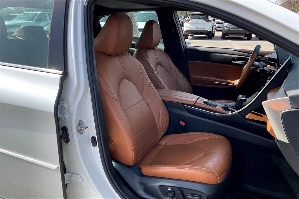 2021 Toyota Avalon Limited - Photo 10