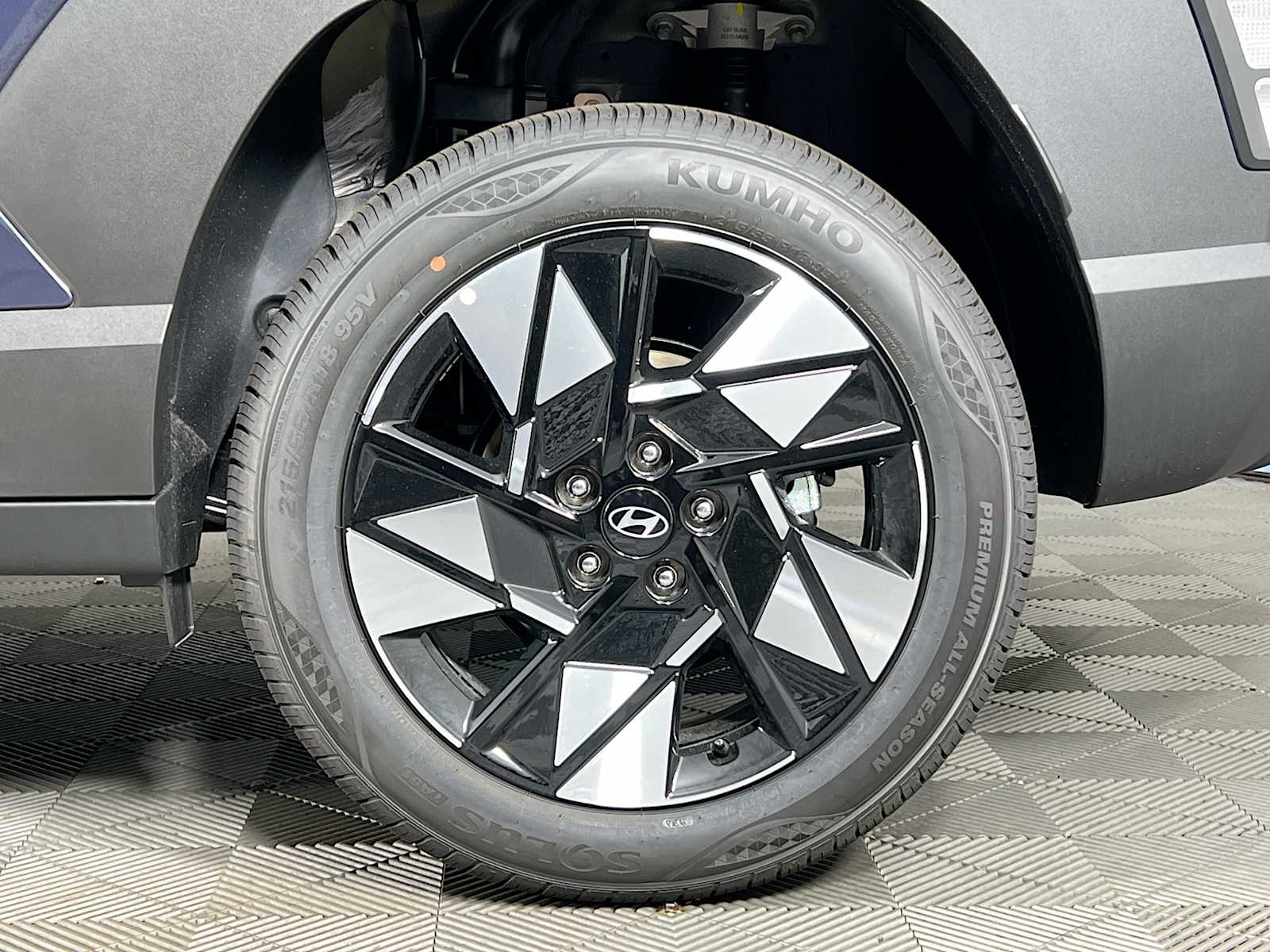 2025 Hyundai Kona SEL - Photo 19
