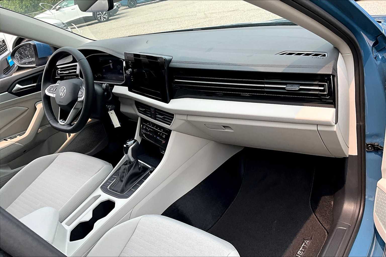2025 Volkswagen Jetta S - Photo 10