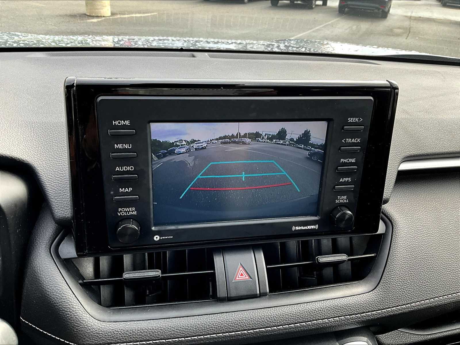 2022 Toyota RAV4 LE - Photo 19