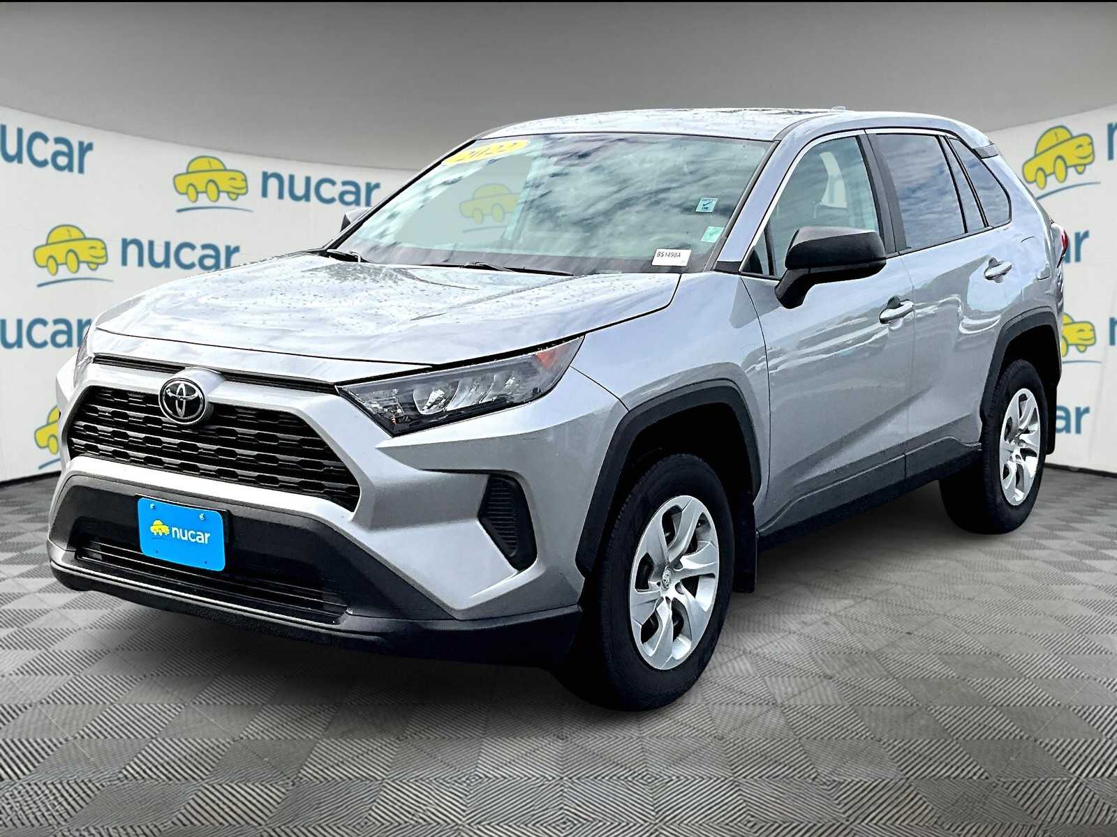 2022 Toyota RAV4 LE - Photo 3