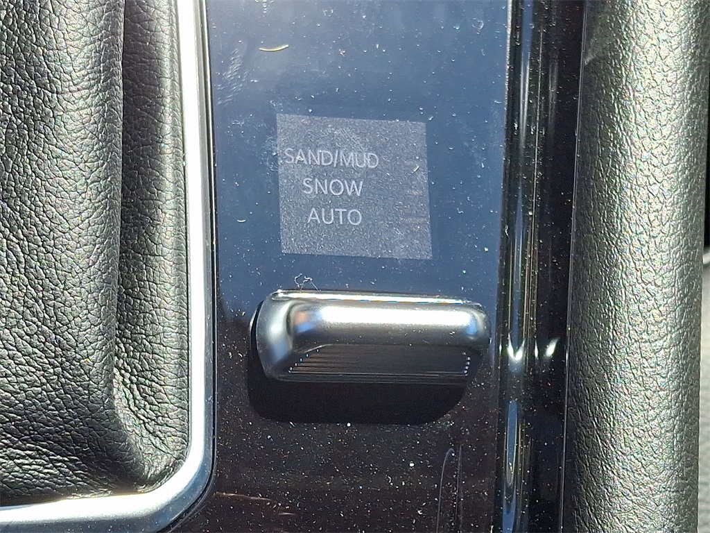 2025 Jeep Compass Limited - Photo 17