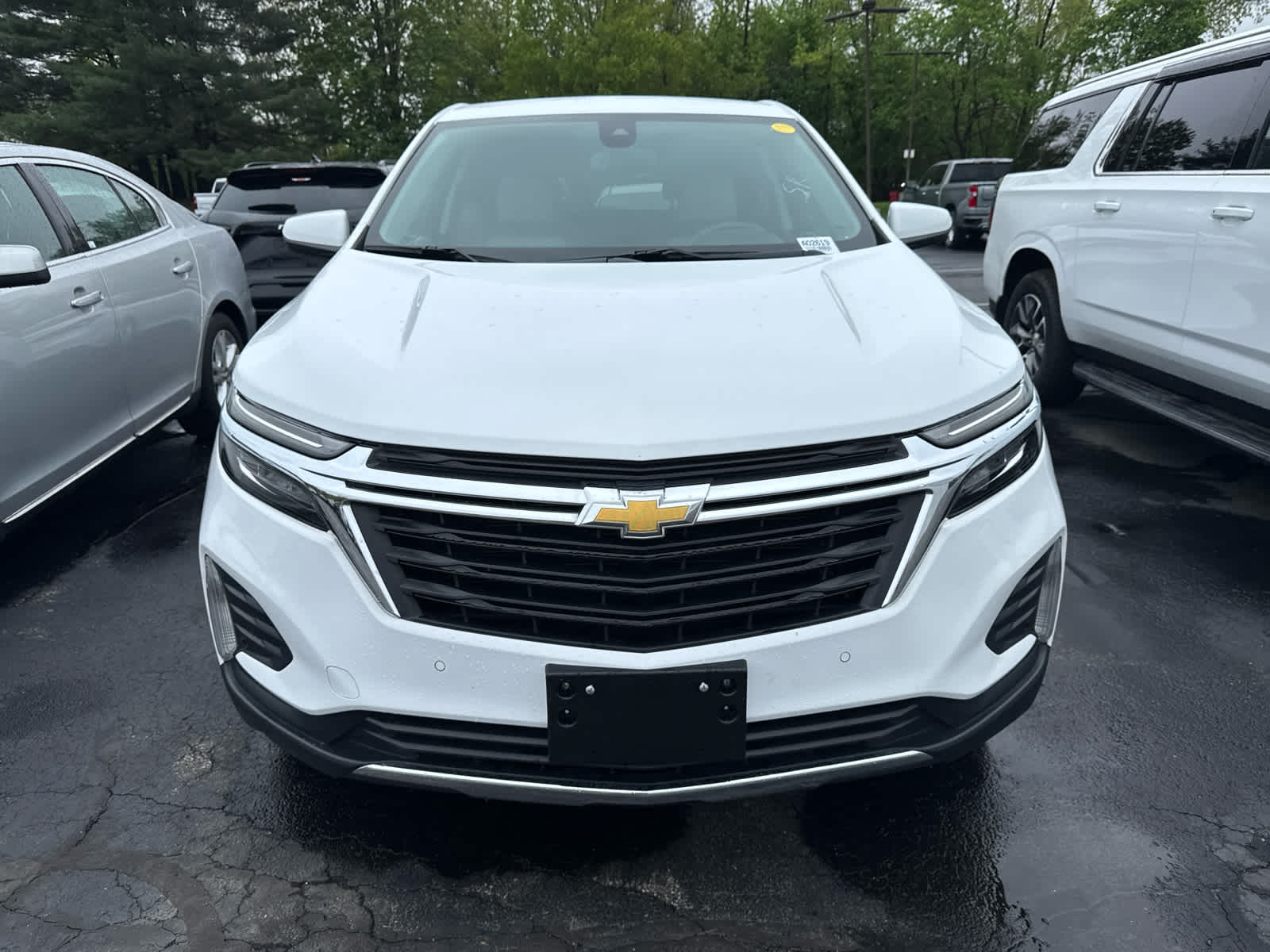 2023 Chevrolet Equinox LT - Photo 2