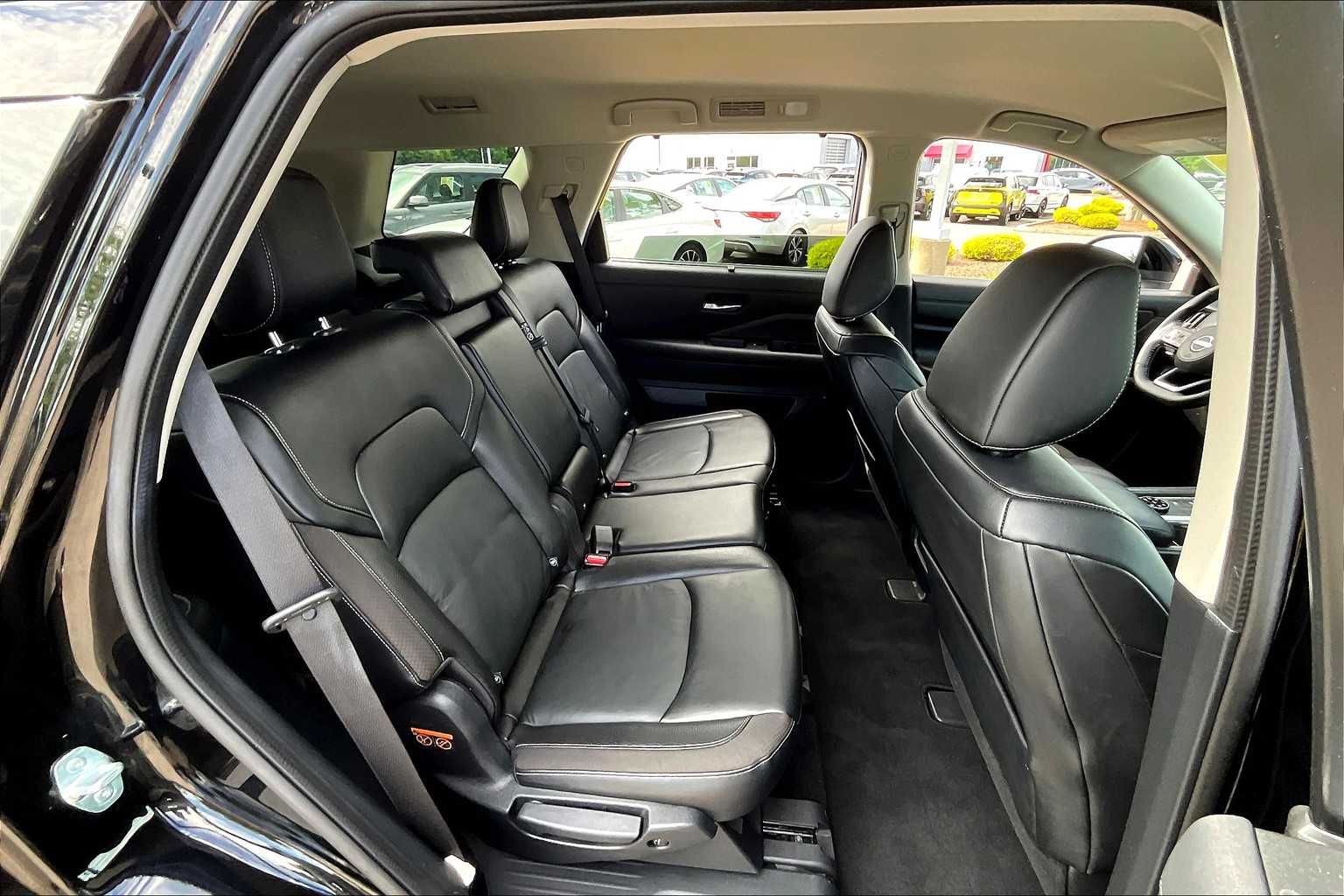 2022 Nissan Pathfinder SL - Photo 13