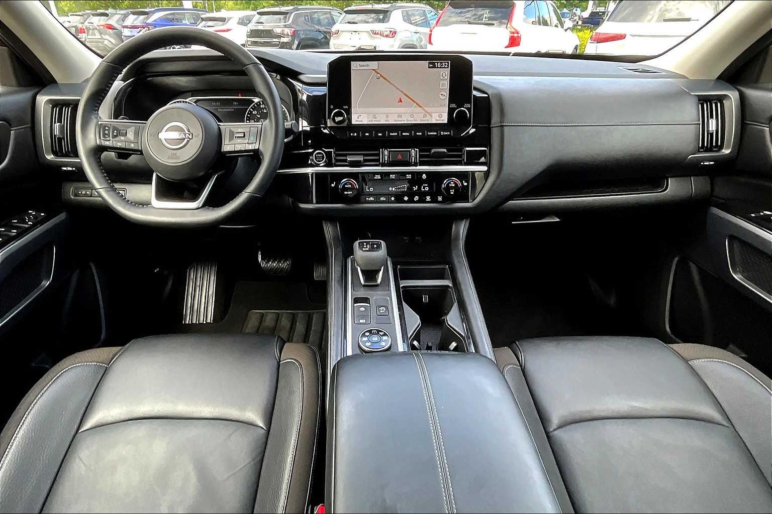2022 Nissan Pathfinder SL - Photo 16