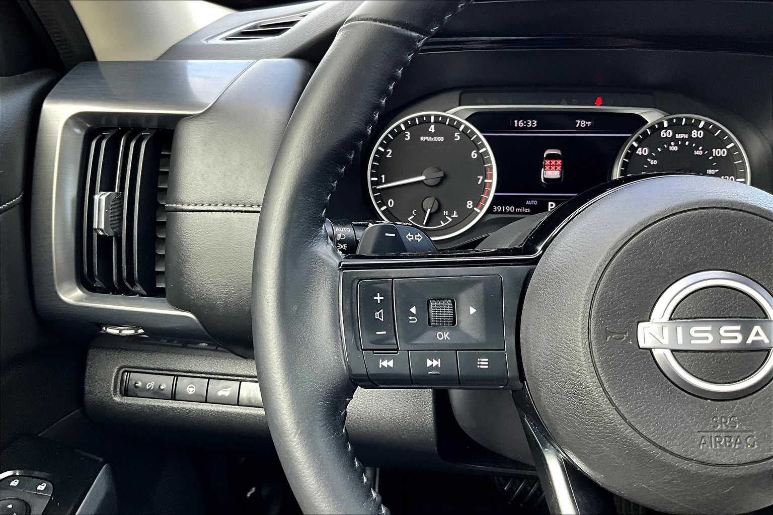 2022 Nissan Pathfinder SL - Photo 17