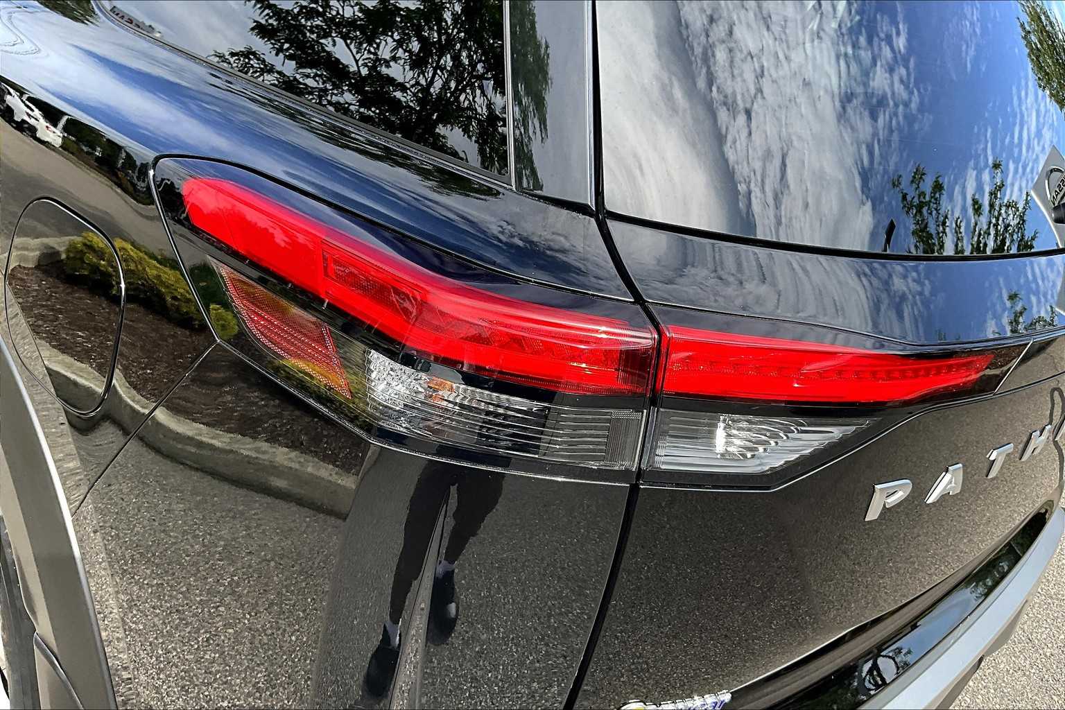 2022 Nissan Pathfinder SL - Photo 24