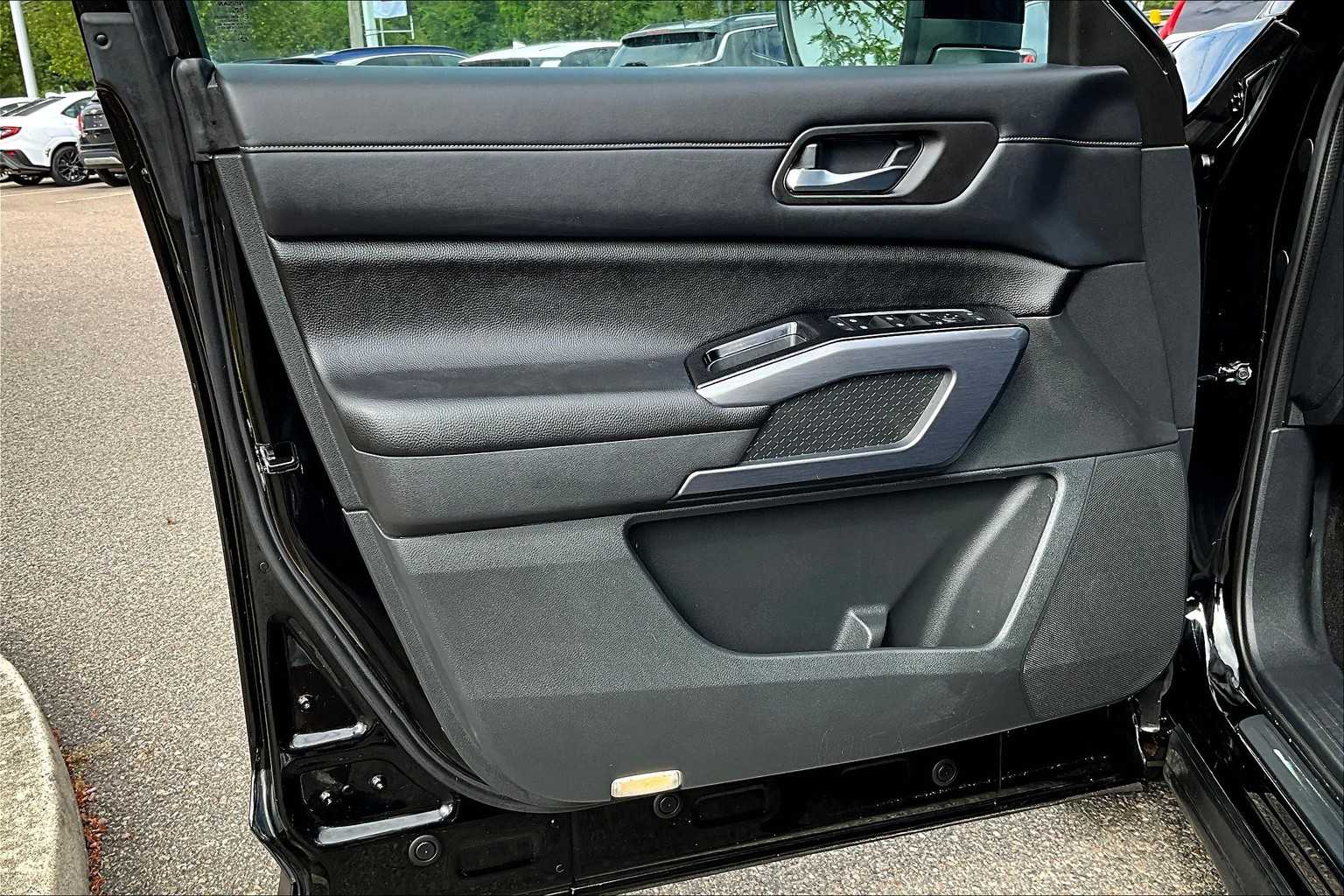 2022 Nissan Pathfinder SL - Photo 9