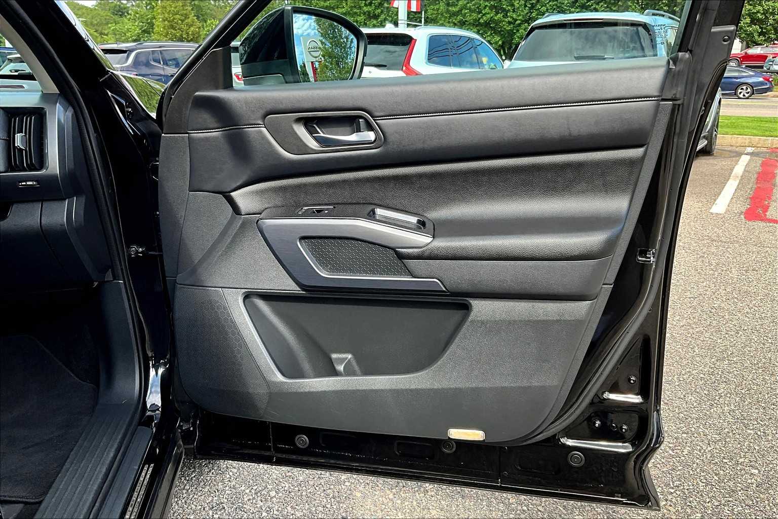 2022 Nissan Pathfinder SL - Photo 10