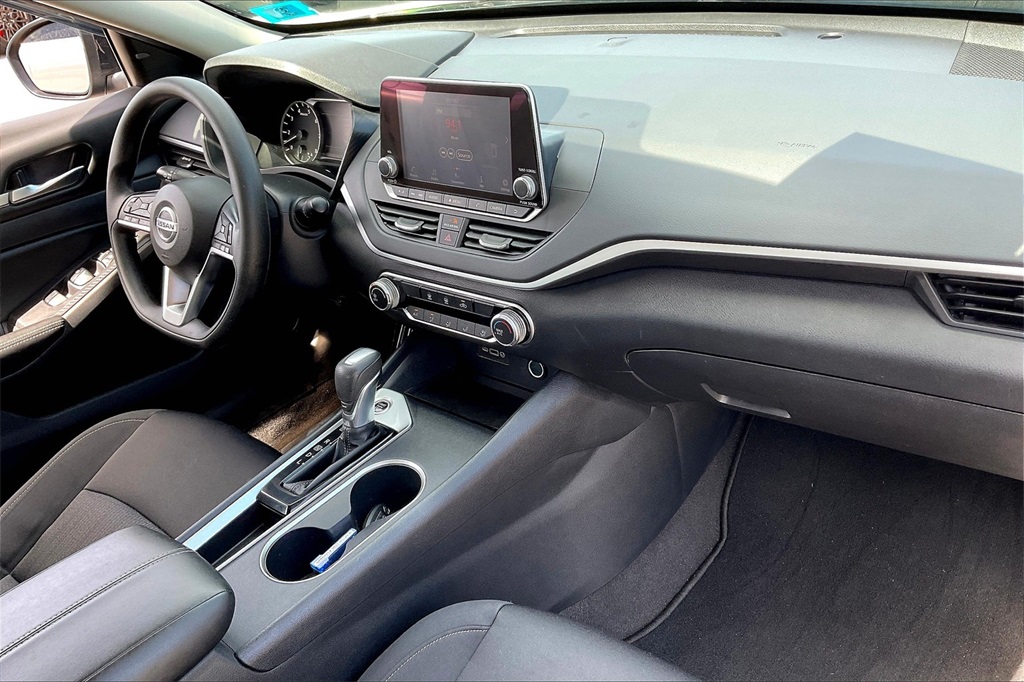 2022 Nissan Altima 2.5 SV - Photo 13
