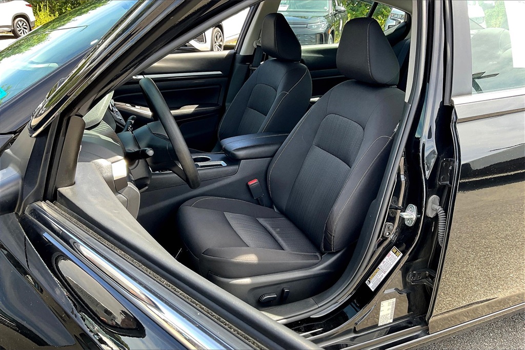 2022 Nissan Altima 2.5 SV - Photo 9