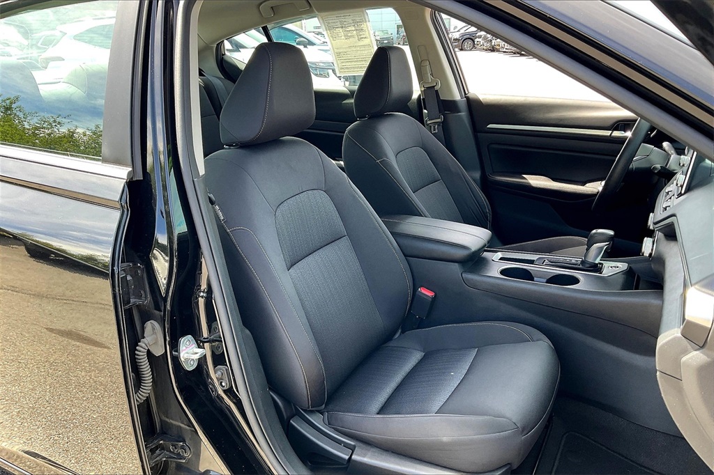 2022 Nissan Altima 2.5 SV - Photo 10